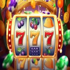 Antarmuka aplikasi Macau Pools di unsur 138 menampilkan meja blackjack dengan dealer langsung HD